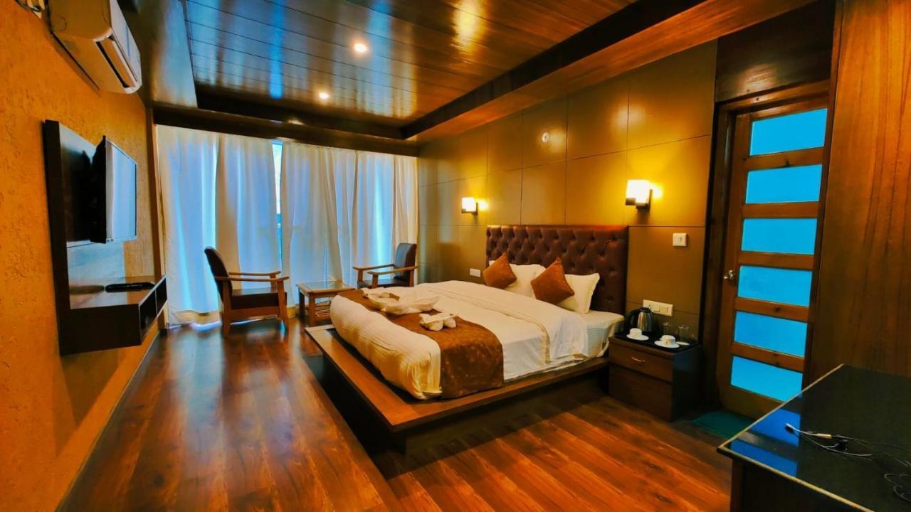 Vista Hill Resort- Centrally Heated & Air Cooled Resort, Manali Bagian luar foto